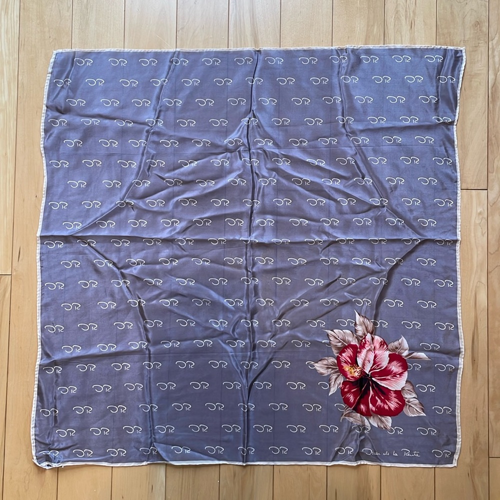 Oscar de la Renta floral silk scarf (grey)
